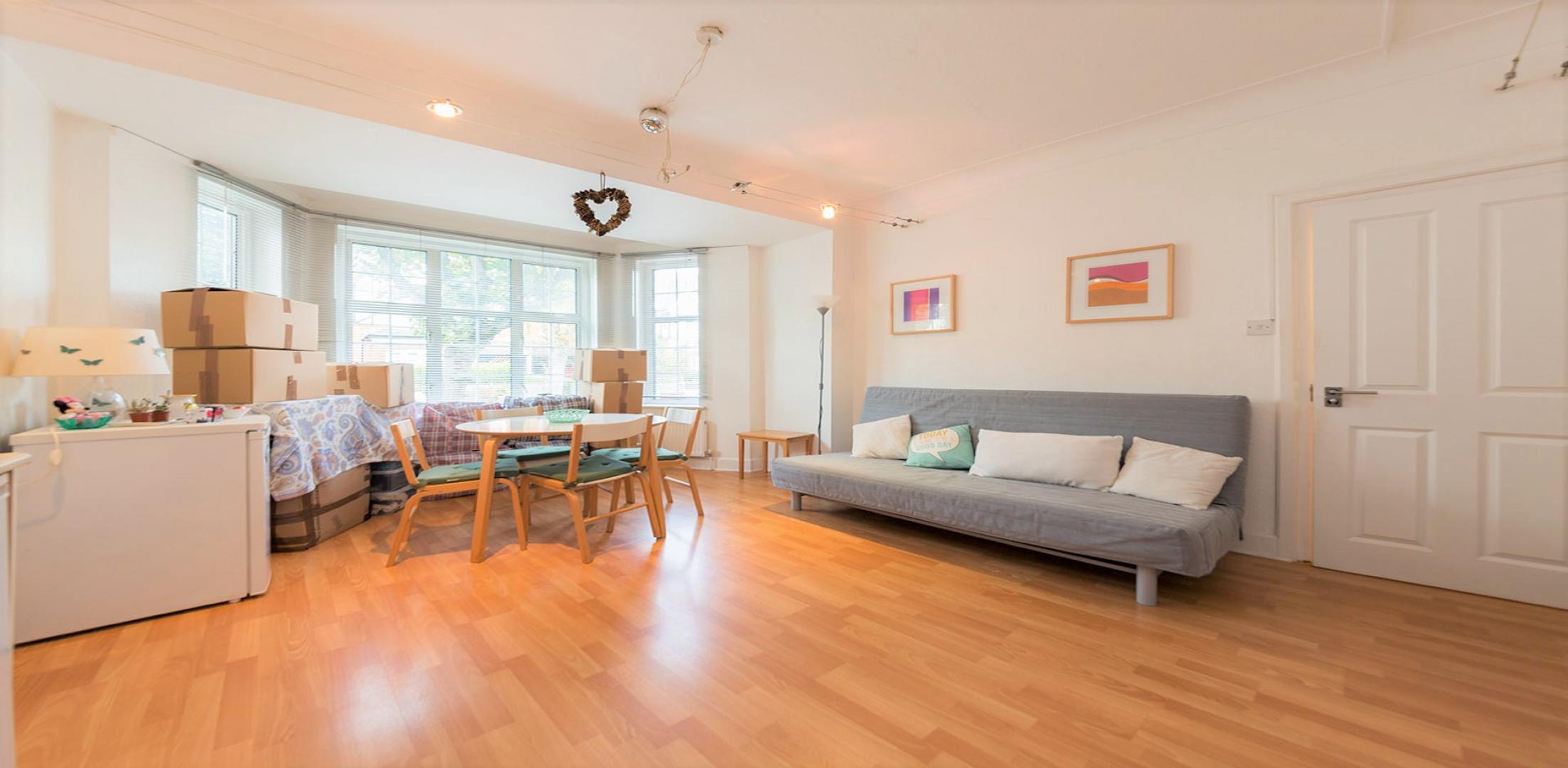 			PRIVATE GARDEN, 2 Bedroom, 1 bath, 1 reception Flat			 Stanley Gardens, WILLESDEN GREEN